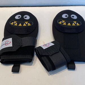 NWOT Kolanohani Set of 2 Black Baseball Sliding Mitts